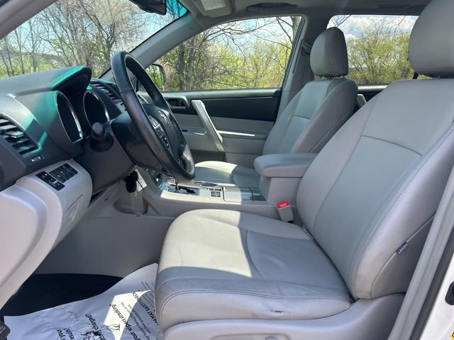 Used 2013 Toyota Highlander SE AWD/4WD image 9
