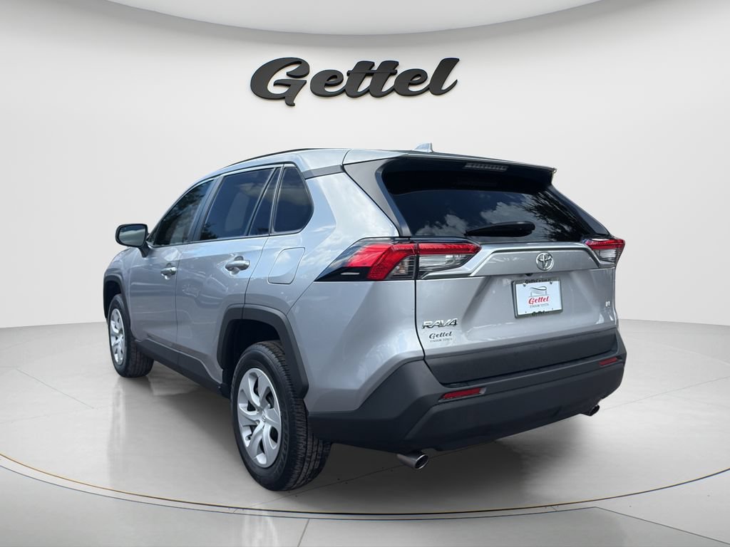 Used 2024 Toyota RAV4 LE FWD image 7