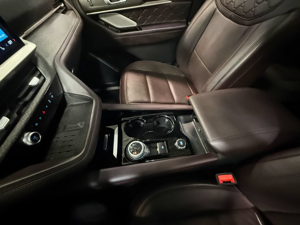 Used 2025 Ford Explorer Platinum w/ LUX Leather Package AWD/4WD image 84