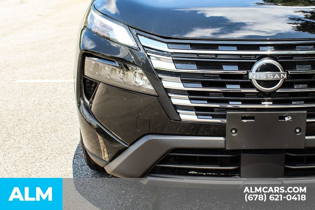 Used 2024 Nissan Rogue S AWD/4WD image 11