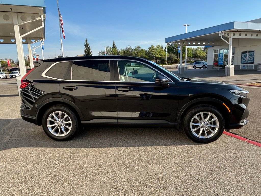Used 2023 Honda CR-V EX image 4