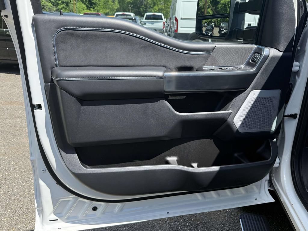 Used 2025 Ford F250 Platinum AWD/4WD image 23