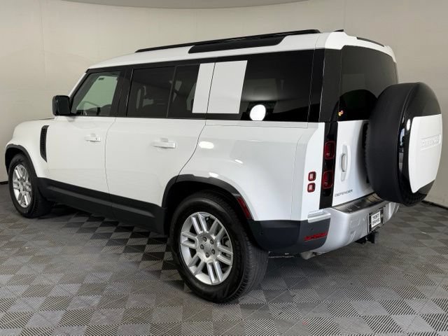 Used 2025 Land Rover Defender 110 S AWD/4WD image 4