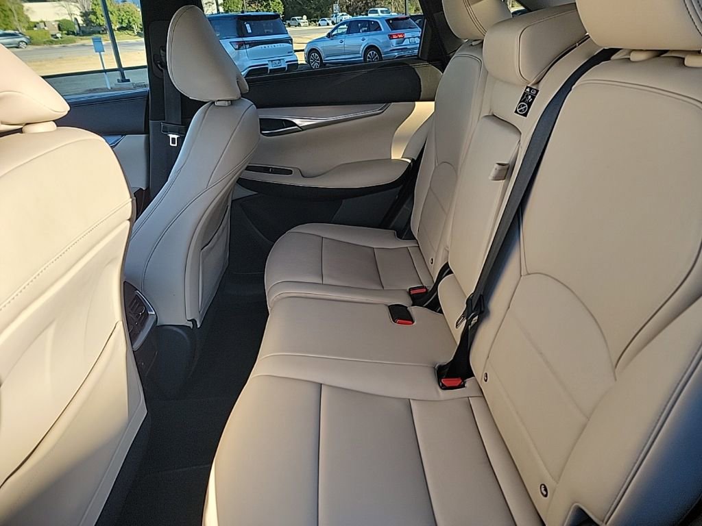 Used 2021 INFINITI QX50 Luxe image 7