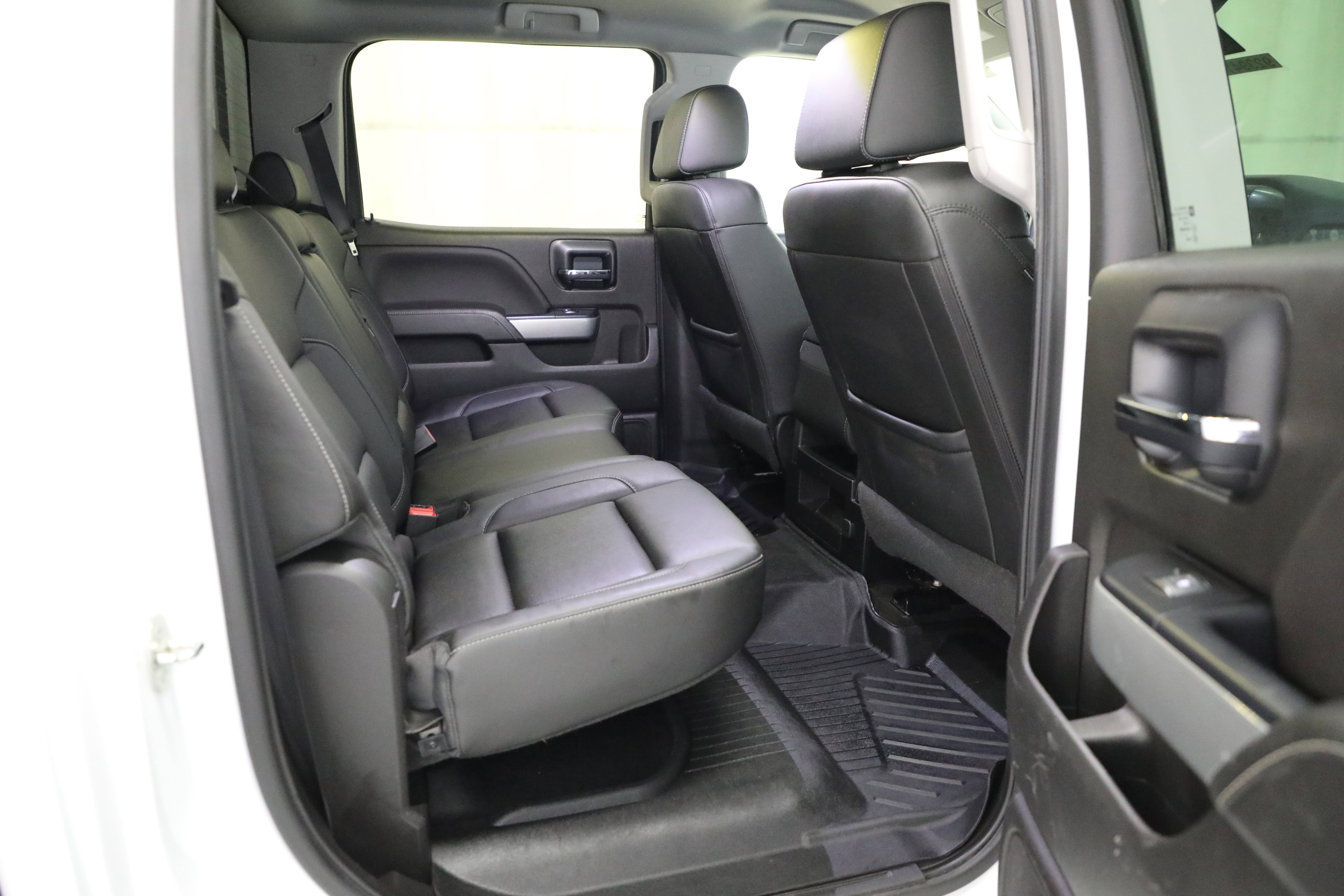 Used 2018 Chevrolet Silverado 1500 LT w/ All Star Edition image 15