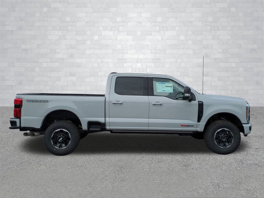New 2026 Ford F250 4x4 Crew Cab Super Duty image 3