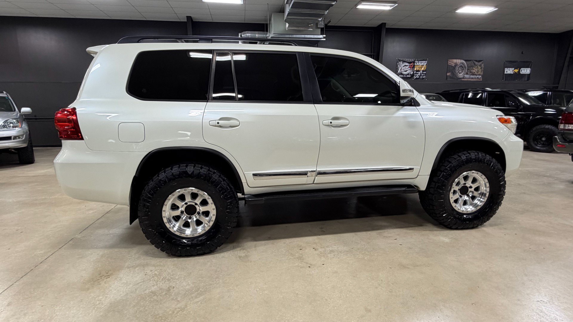 Used 2014 Toyota Land Cruiser AWD/4WD image 9