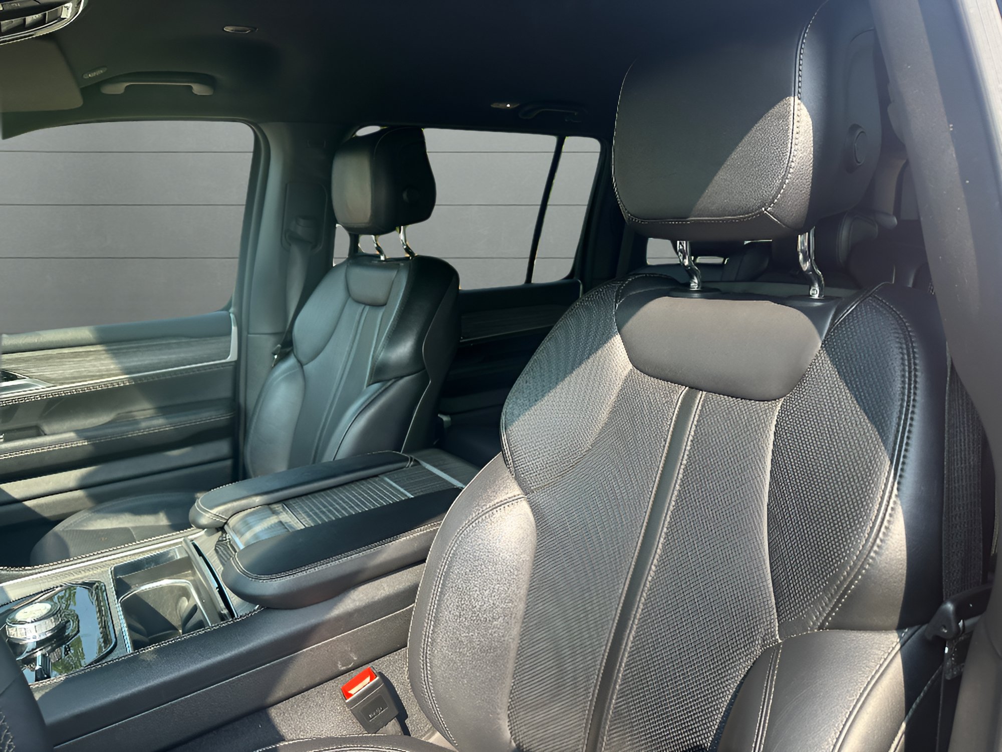 Used 2024 Jeep Wagoneer Series II w/ Flexible Seating Group AWD/4WD image 23