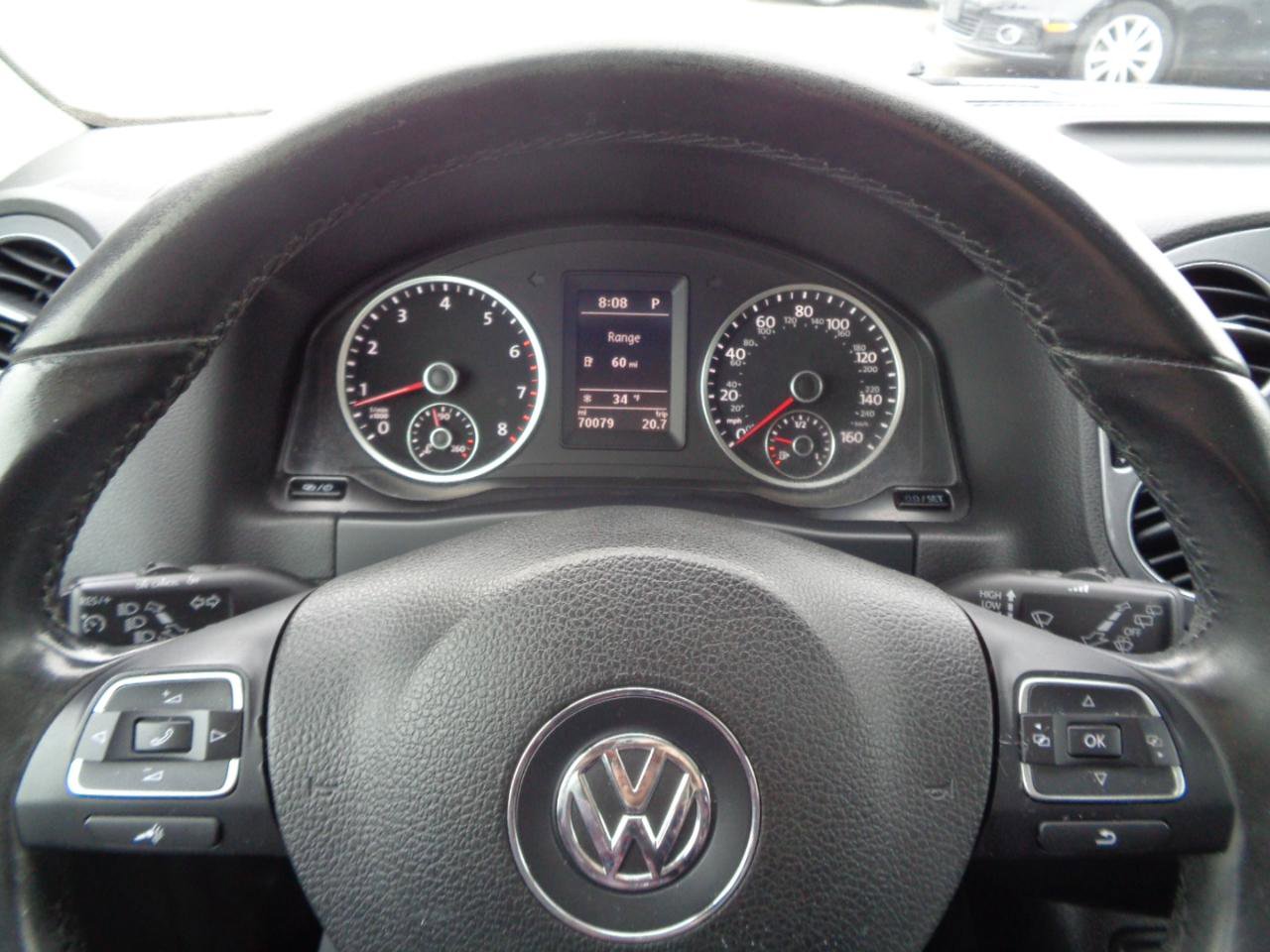 Used 2017 Volkswagen Tiguan Sport image 31