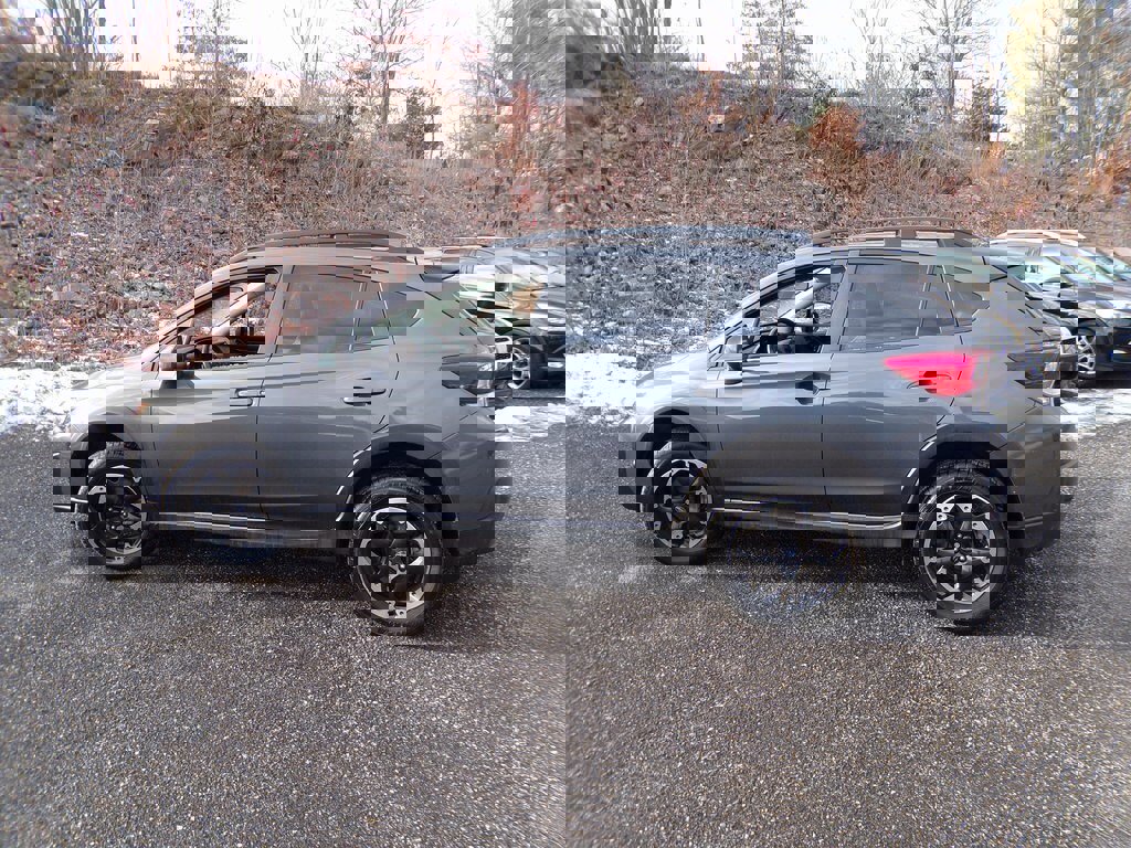 Used 2023 Subaru Crosstrek 2.0i Premium image 11