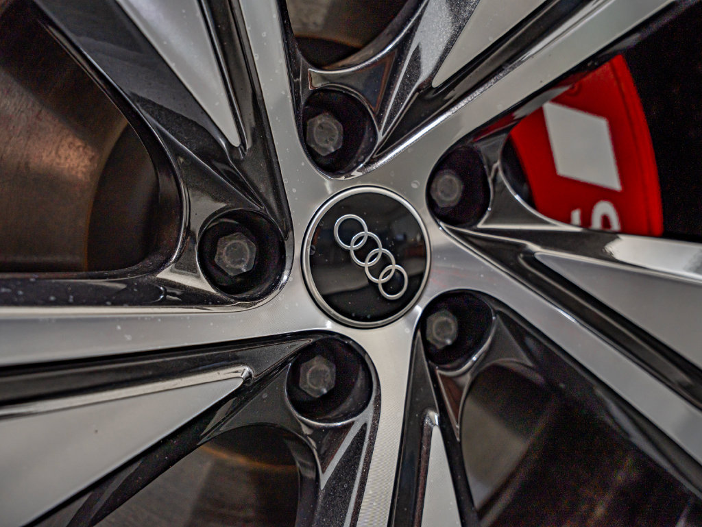 New 2026 Audi SQ5 Prestige AWD/4WD image 11