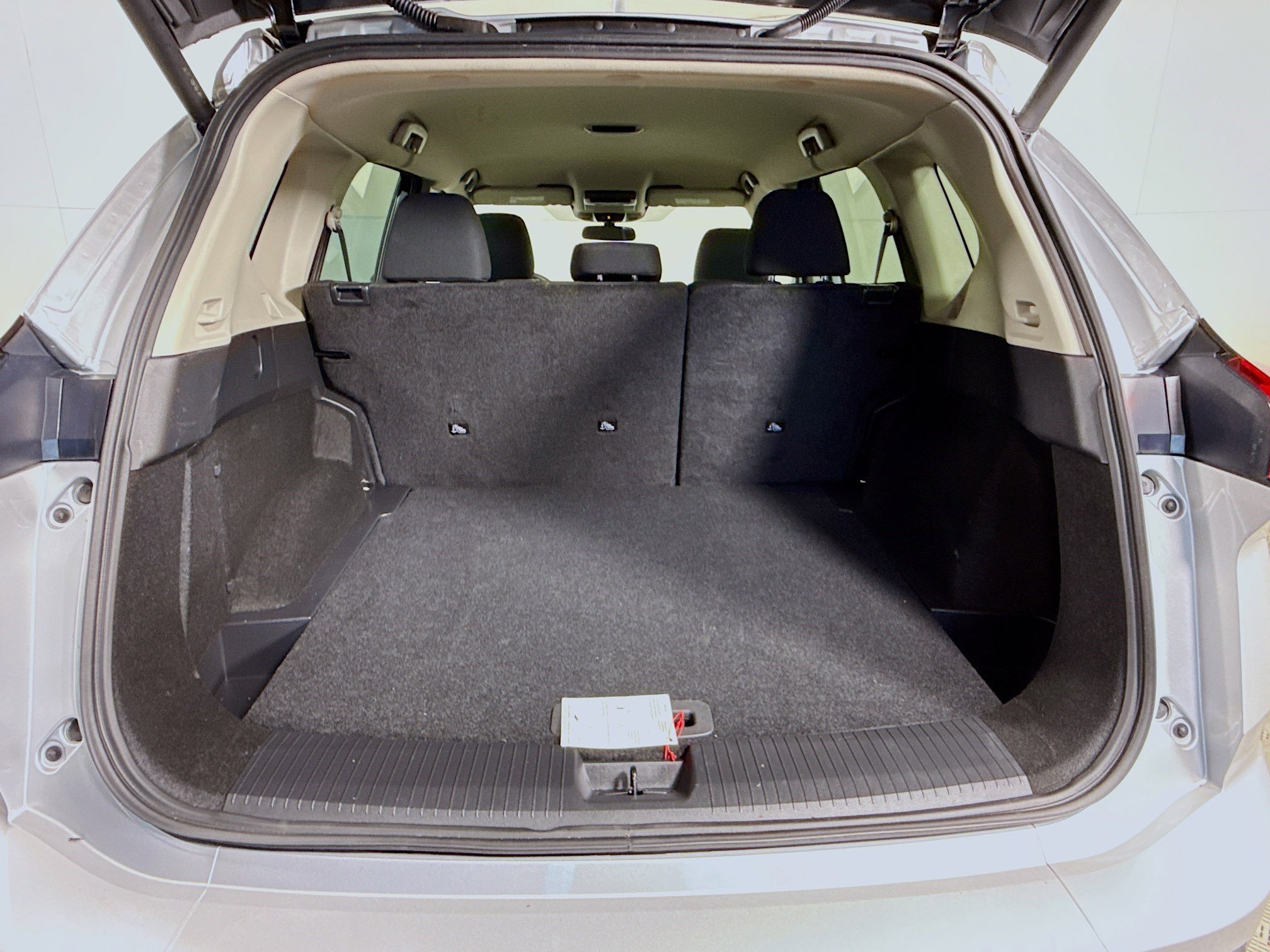 Used 2025 Nissan Rogue SV image 36