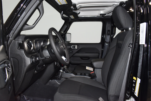 Used 2023 Jeep Wrangler Unlimited Sahara AWD/4WD image 27