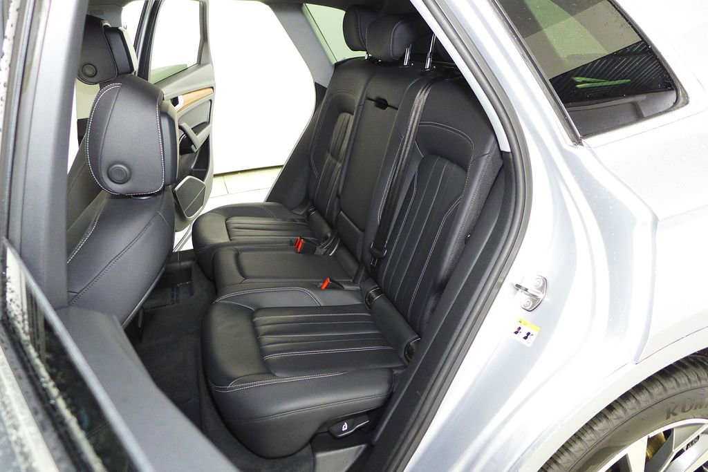 Used 2023 Audi Q5 2.0T Premium w/ Convenience Package image 20