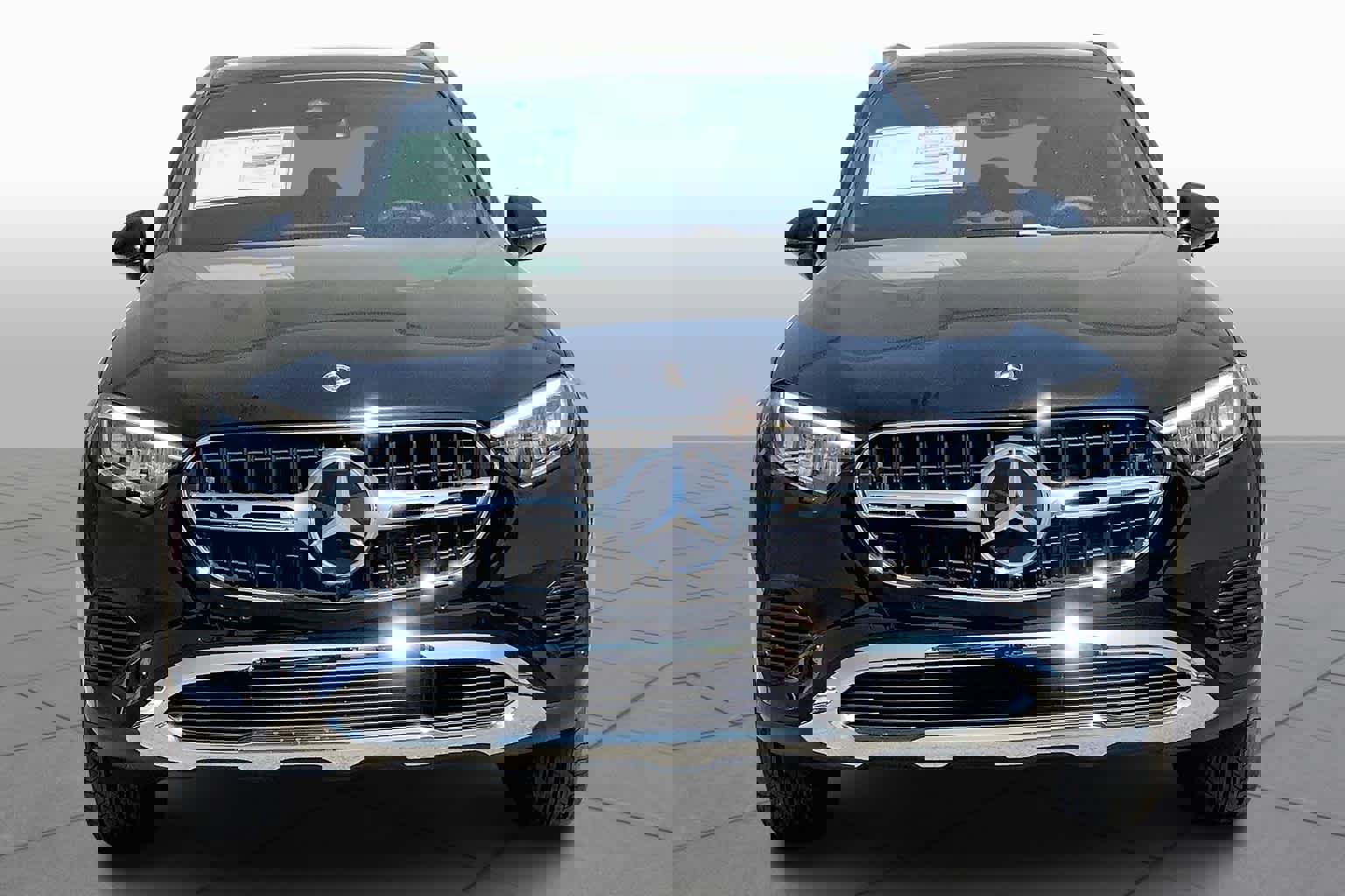 Certified 2025 Mercedes-Benz GLC 300 image 3