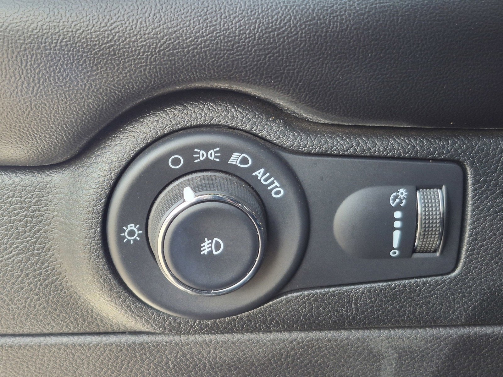 Used 2022 Dodge Durango GT image 32