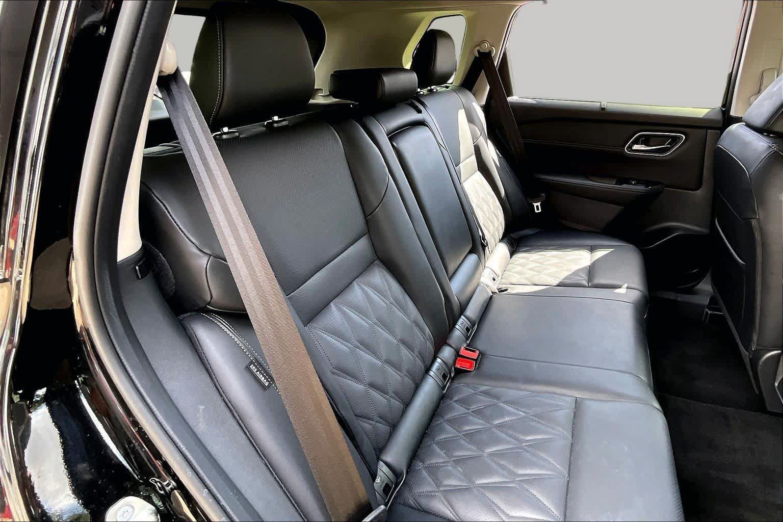 Certified 2025 Nissan Rogue Platinum w/ Platinum Premium Package FWD image 21