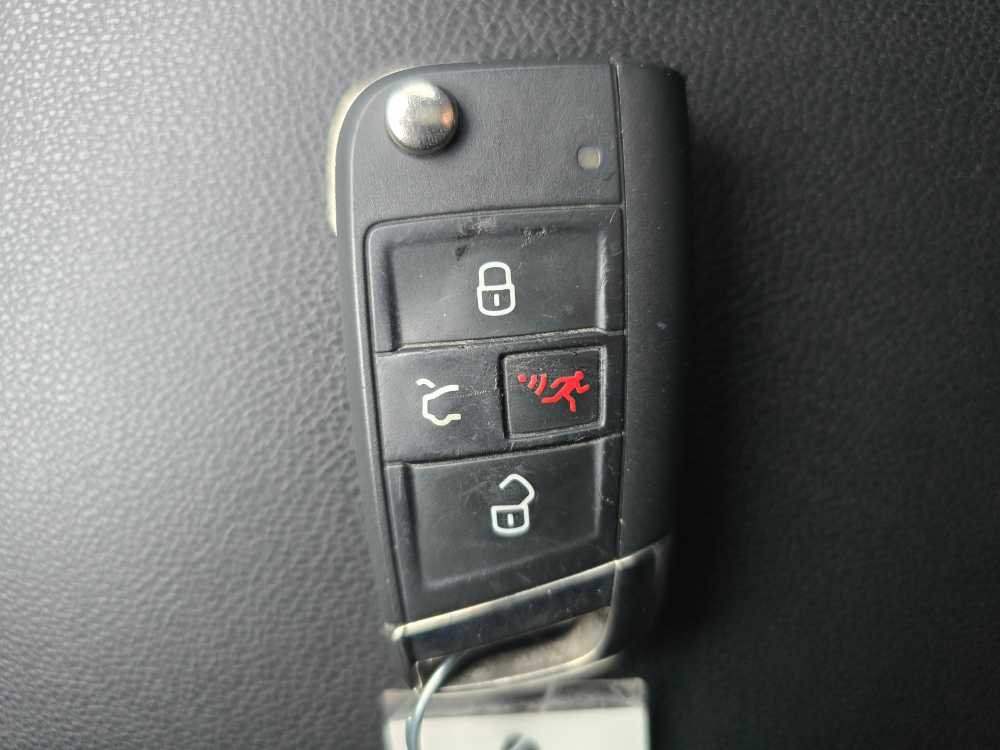 Used 2021 Volkswagen GTI SE image 21