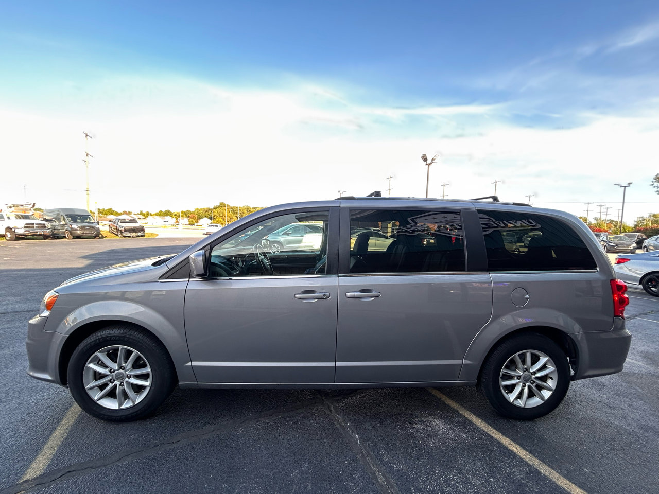 Used 2019 Dodge Grand Caravan SXT image 6