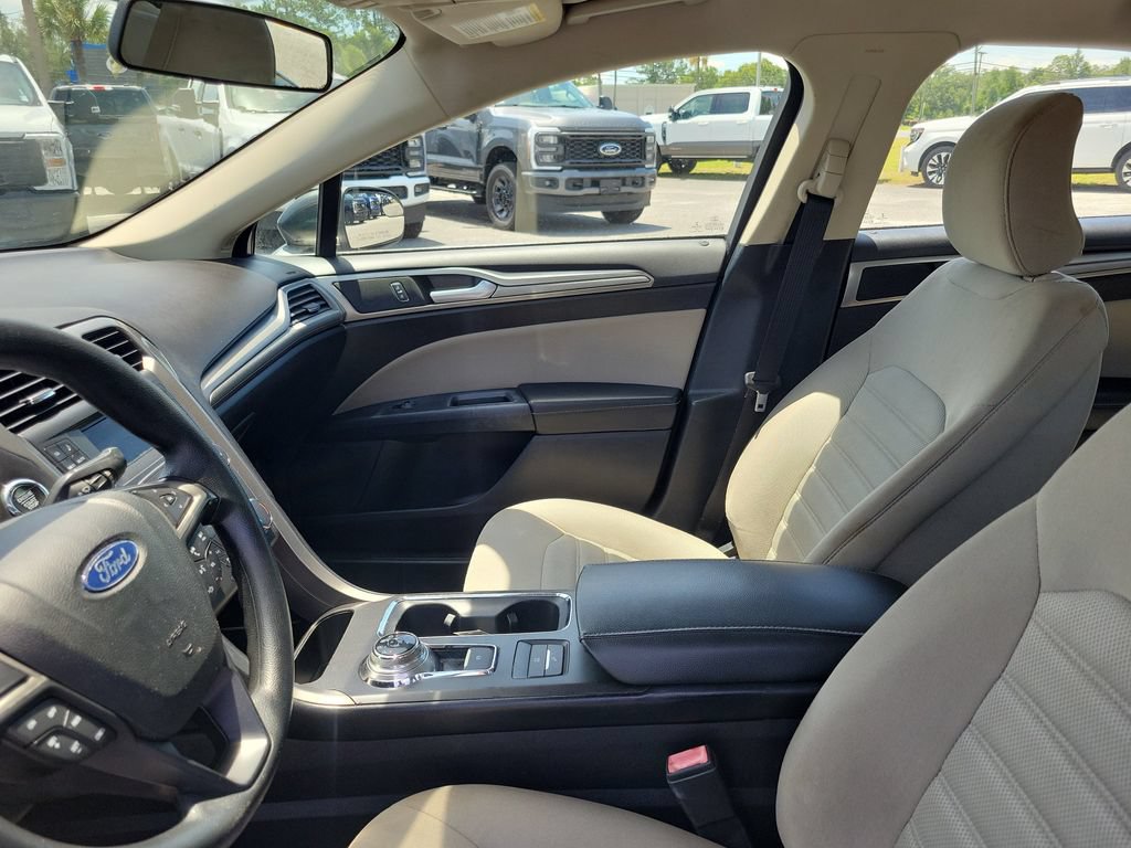 Used 2018 Ford Fusion S FWD image 19