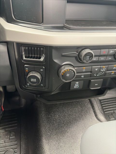 New 2026 Ford F250 XL w/ XL Chrome Package AWD/4WD image 25