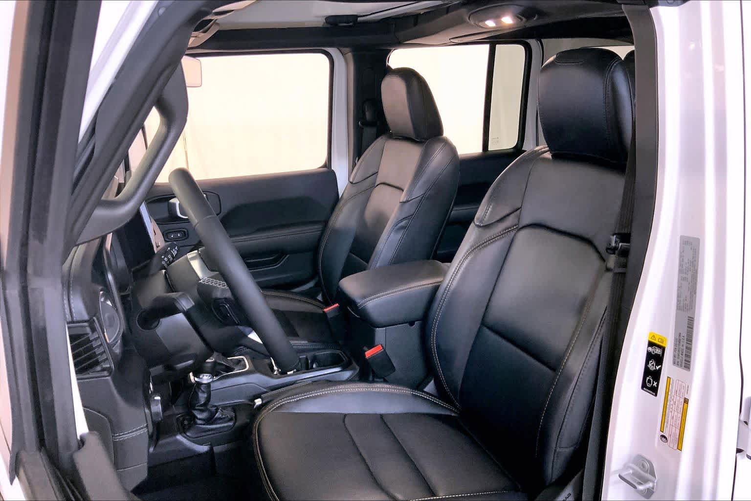 Used 2025 Jeep Wrangler Sahara w/ Safety Group image 7