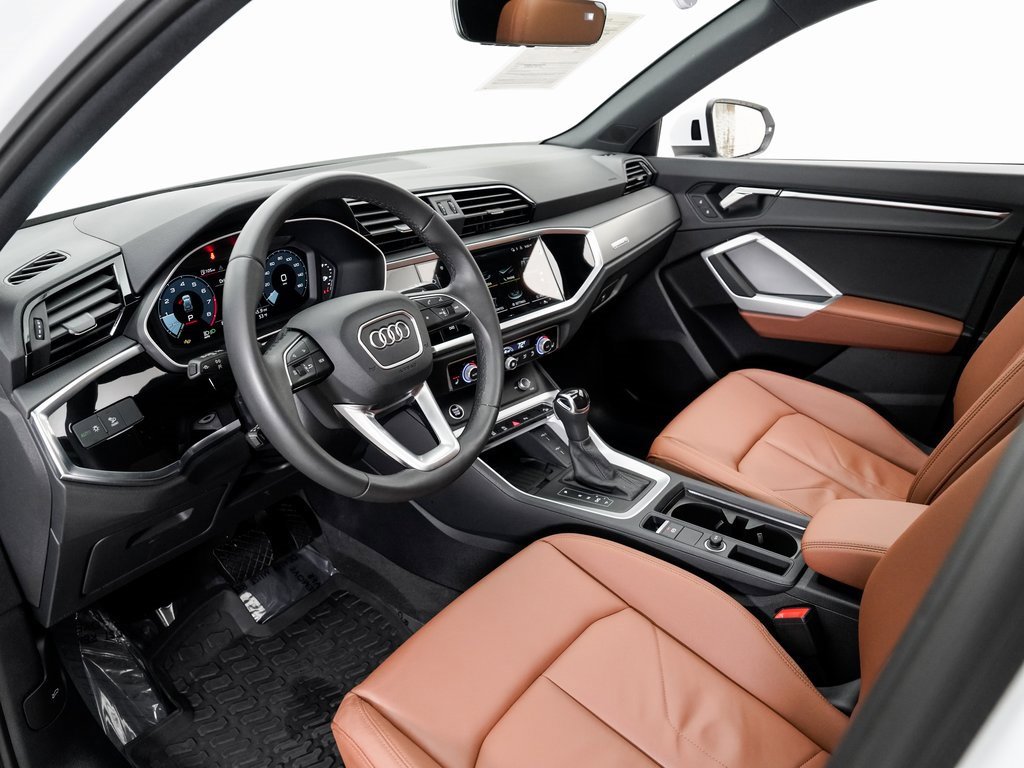 Certified 2025 Audi Q3 2.0T Premium w/ Convenience Package image 6