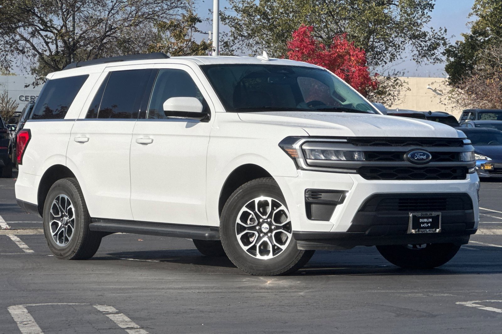 Used 2024 Ford Expedition XLT image 2