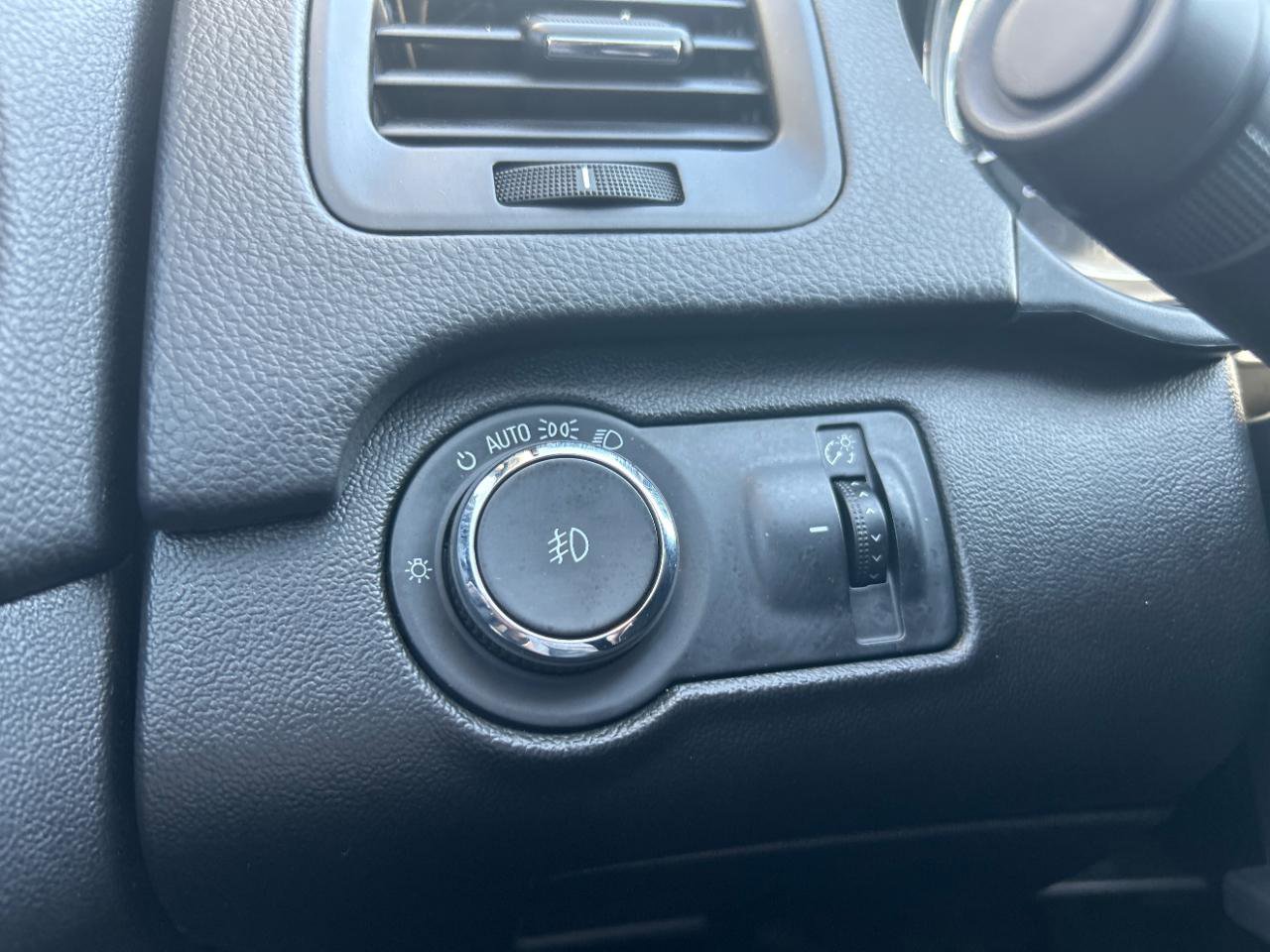 Used 2014 Buick Regal Premium image 16