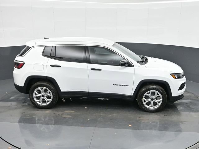 Used 2025 Jeep Compass Sport image 30