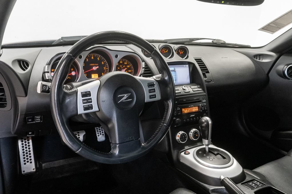 Used 2006 Nissan 350Z Grand Touring RWD image 7