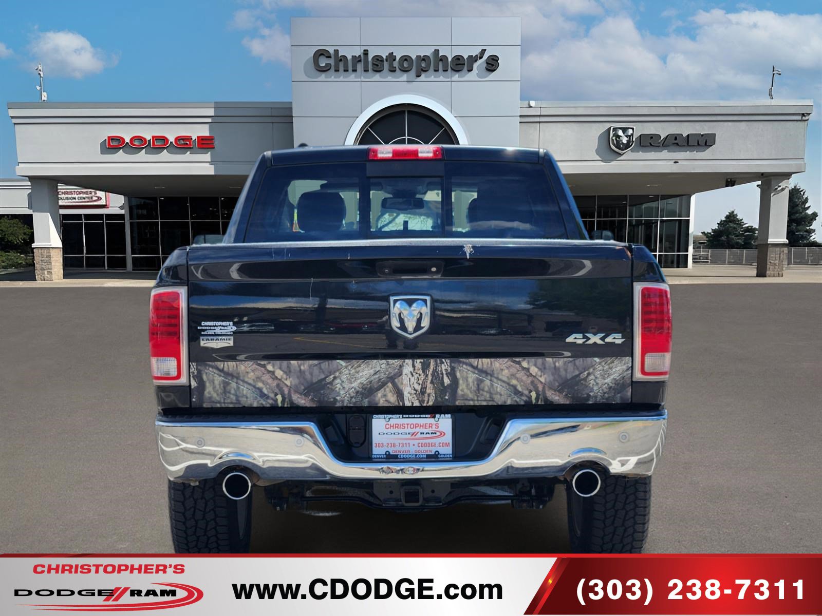 Used 2017 RAM 1500 Laramie w/ Convenience Group AWD/4WD image 4
