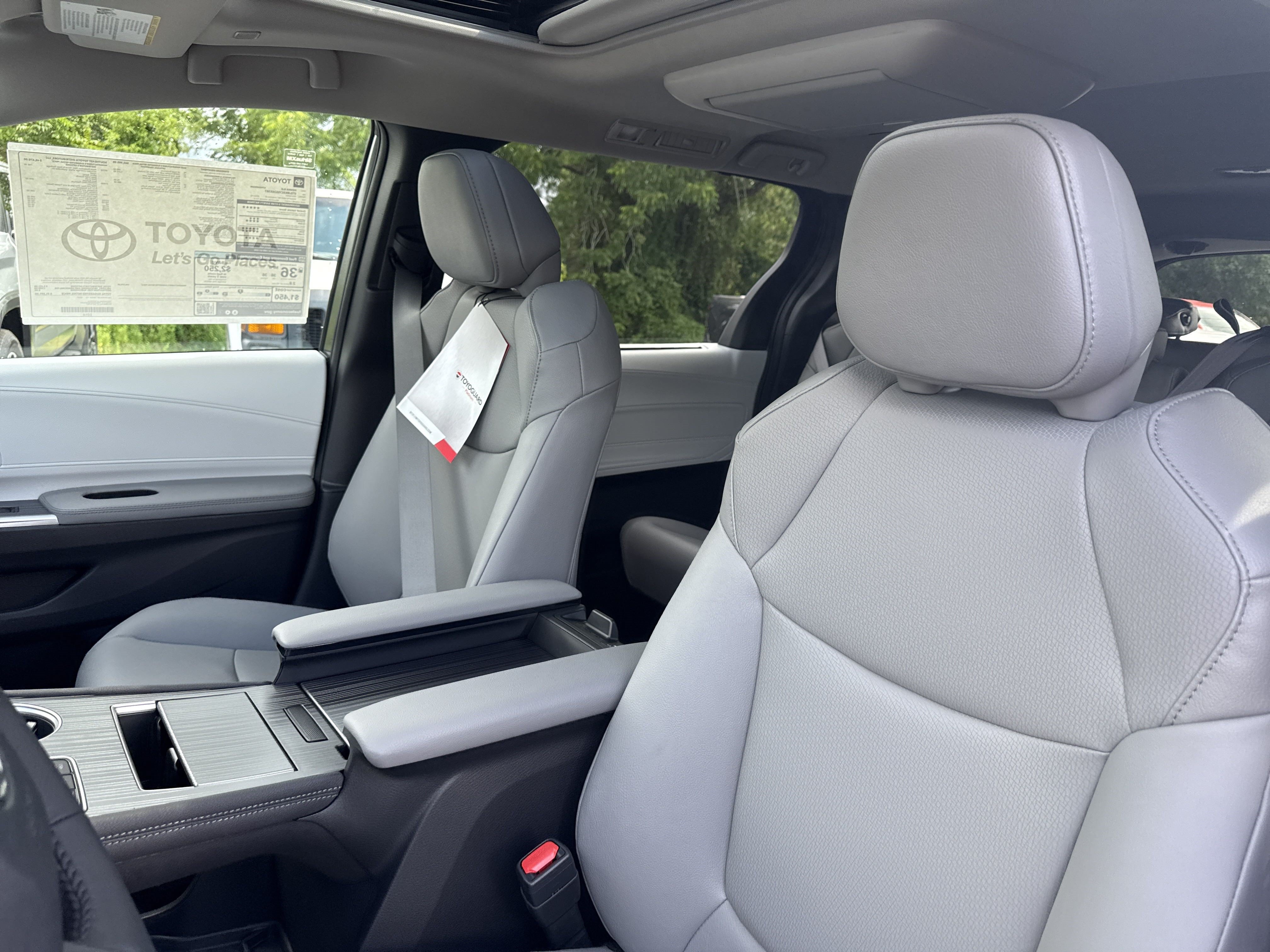 New 2025 Toyota Sienna XLE w/ XLE Plus Package FWD image 14