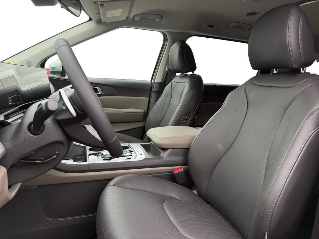 New 2026 Kia Carnival EX FWD image 9