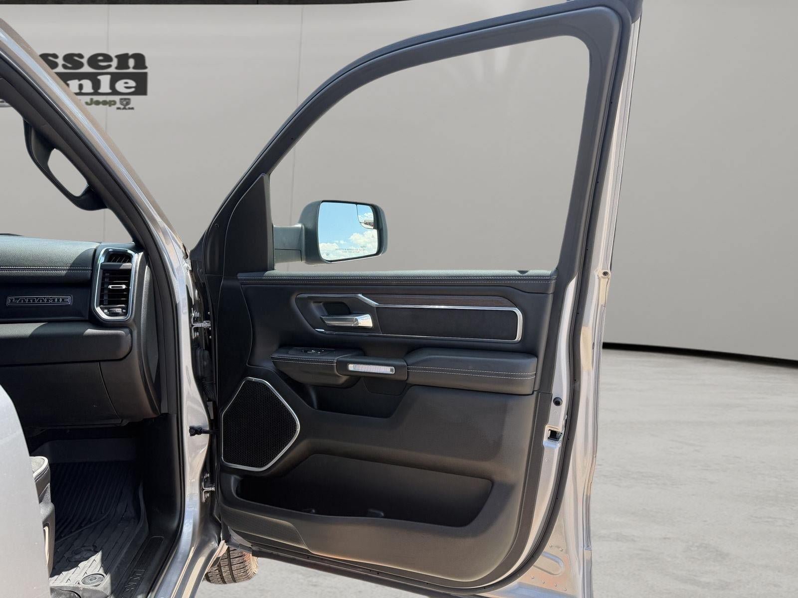 Used 2025 RAM 1500 Laramie w/ Sport Appearance Package AWD/4WD image 17