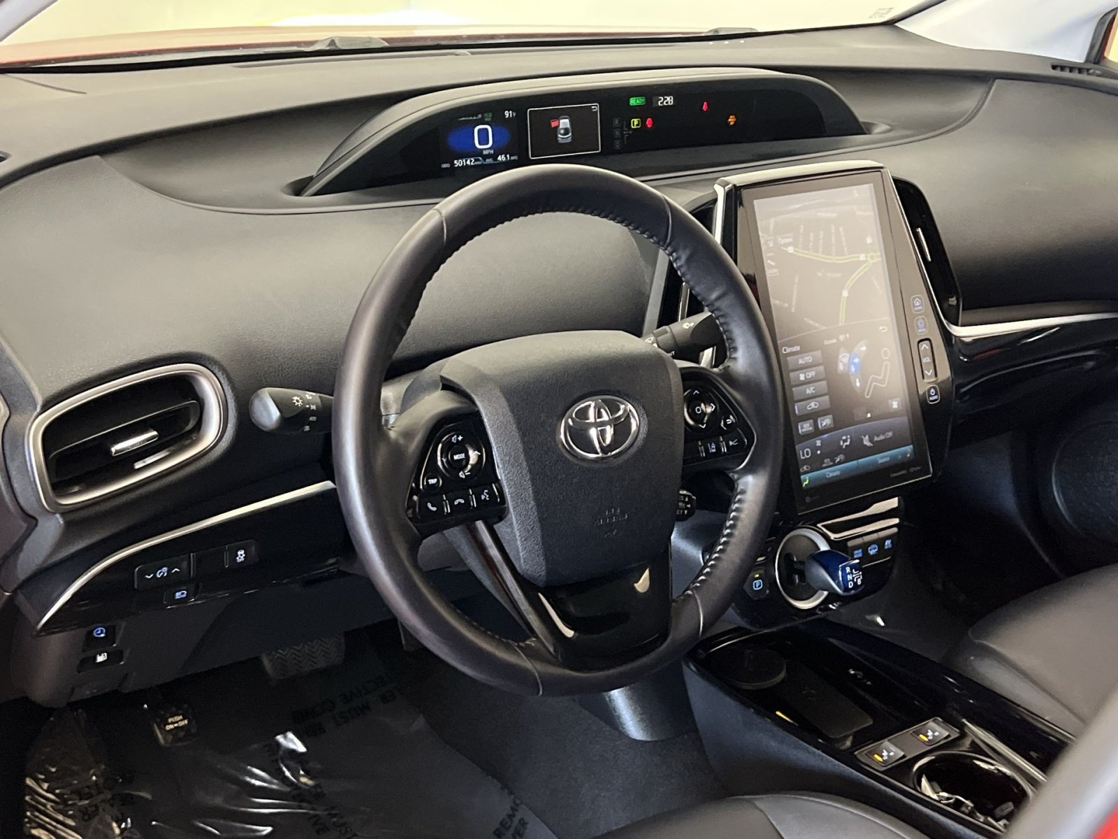 Used 2021 Toyota Prius Prime XLE w/ Carpet Mat Package (TMS) FWD image 15