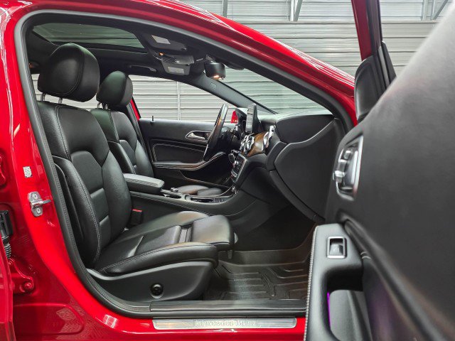 Used 2020 Mercedes-Benz GLA 250 4MATIC image 14