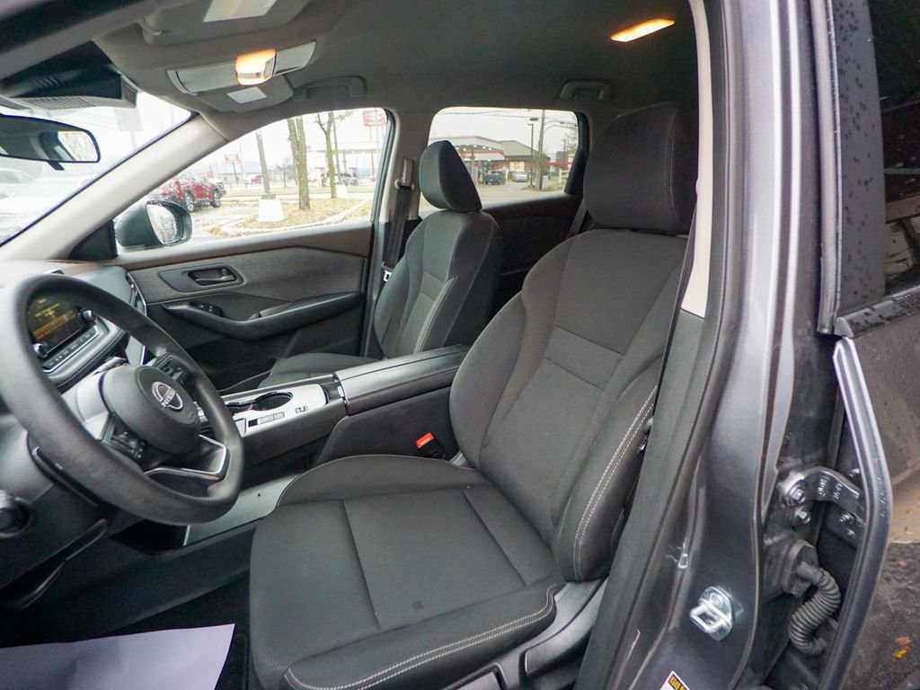 Used 2023 Nissan Rogue S image 13