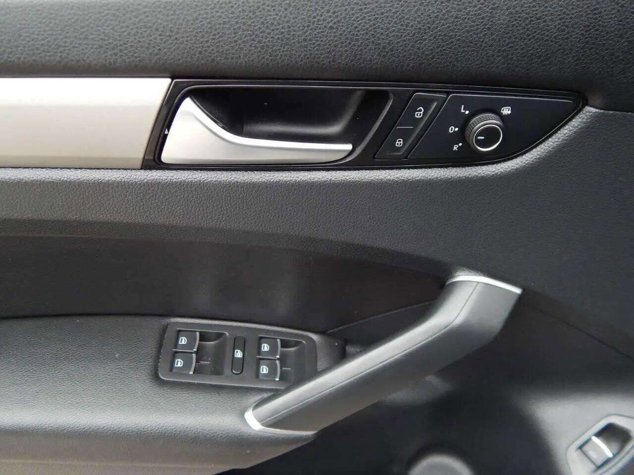 Used 2022 Volkswagen Passat 2.0T SE image 20