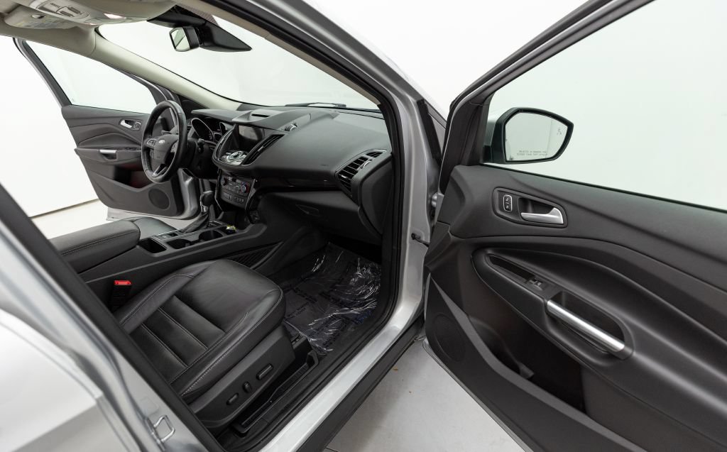 Used 2018 Ford Escape Titanium w/ Ford Safe & Smart Package AWD/4WD image 36
