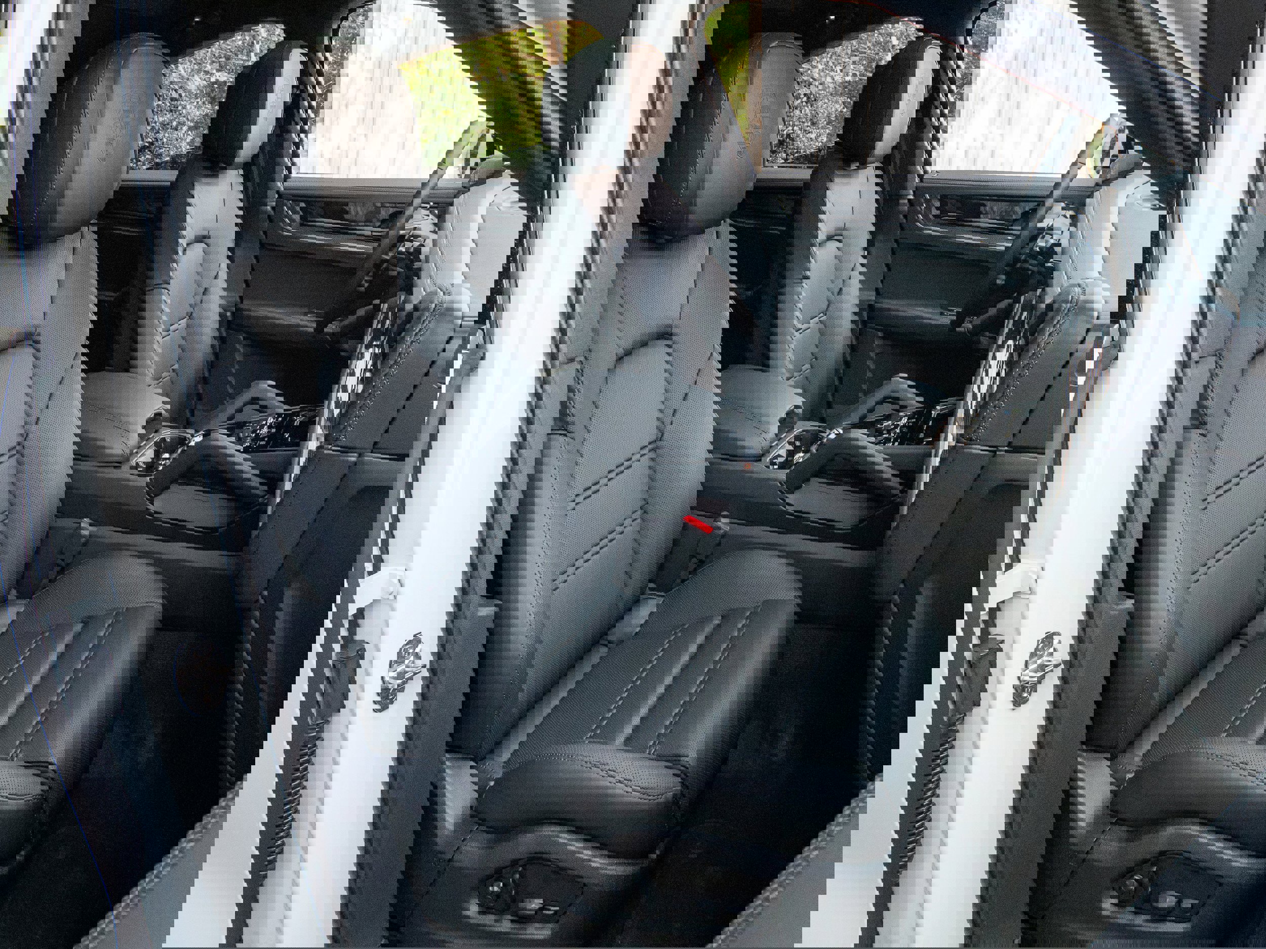 New 2025 Porsche Cayenne Turbo image 32