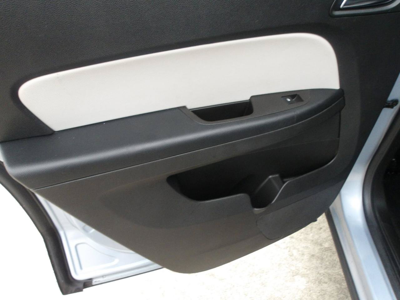 Used 2015 GMC Terrain SLE FWD image 16