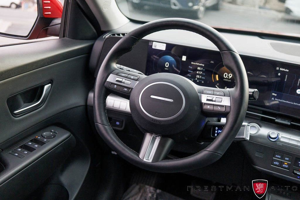 Used 2025 Hyundai Kona Limited AWD/4WD image 41