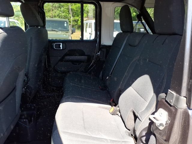 Used 2025 Jeep Wrangler Unlimited Sahara AWD/4WD image 11
