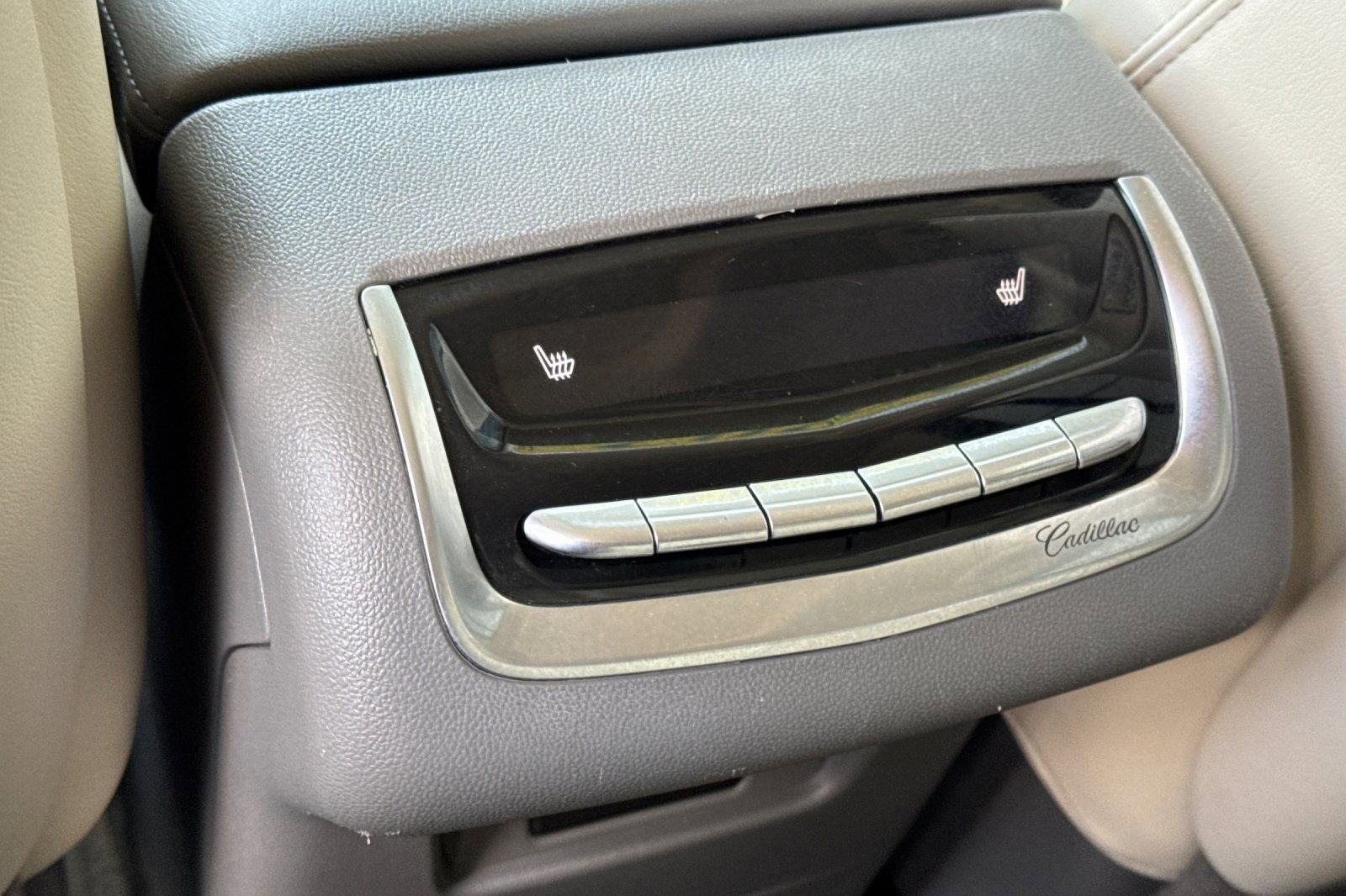 Used 2024 Cadillac XT6 Premium Luxury w/ Technology Package image 13