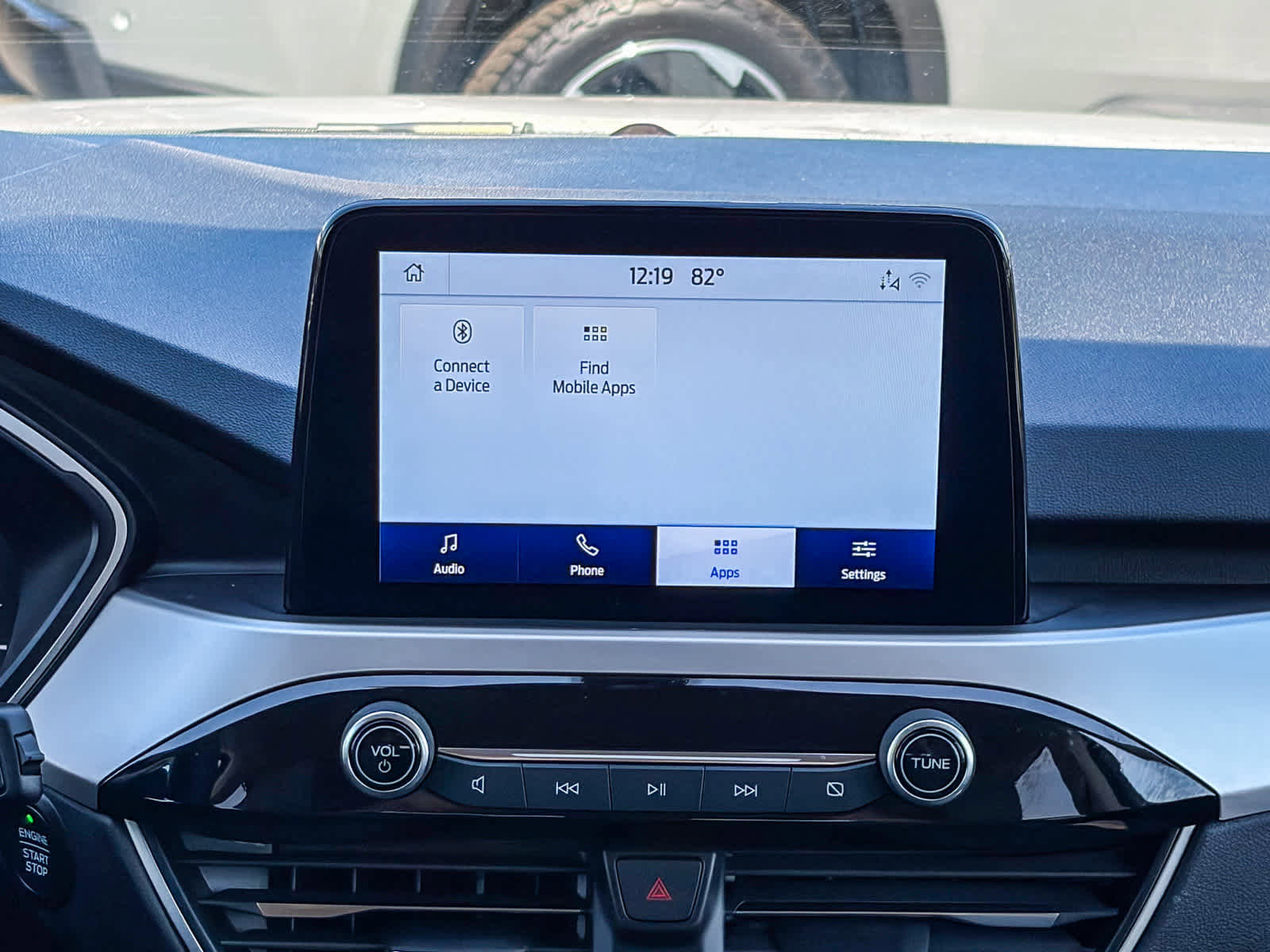 Used 2020 Ford Escape SE image 13