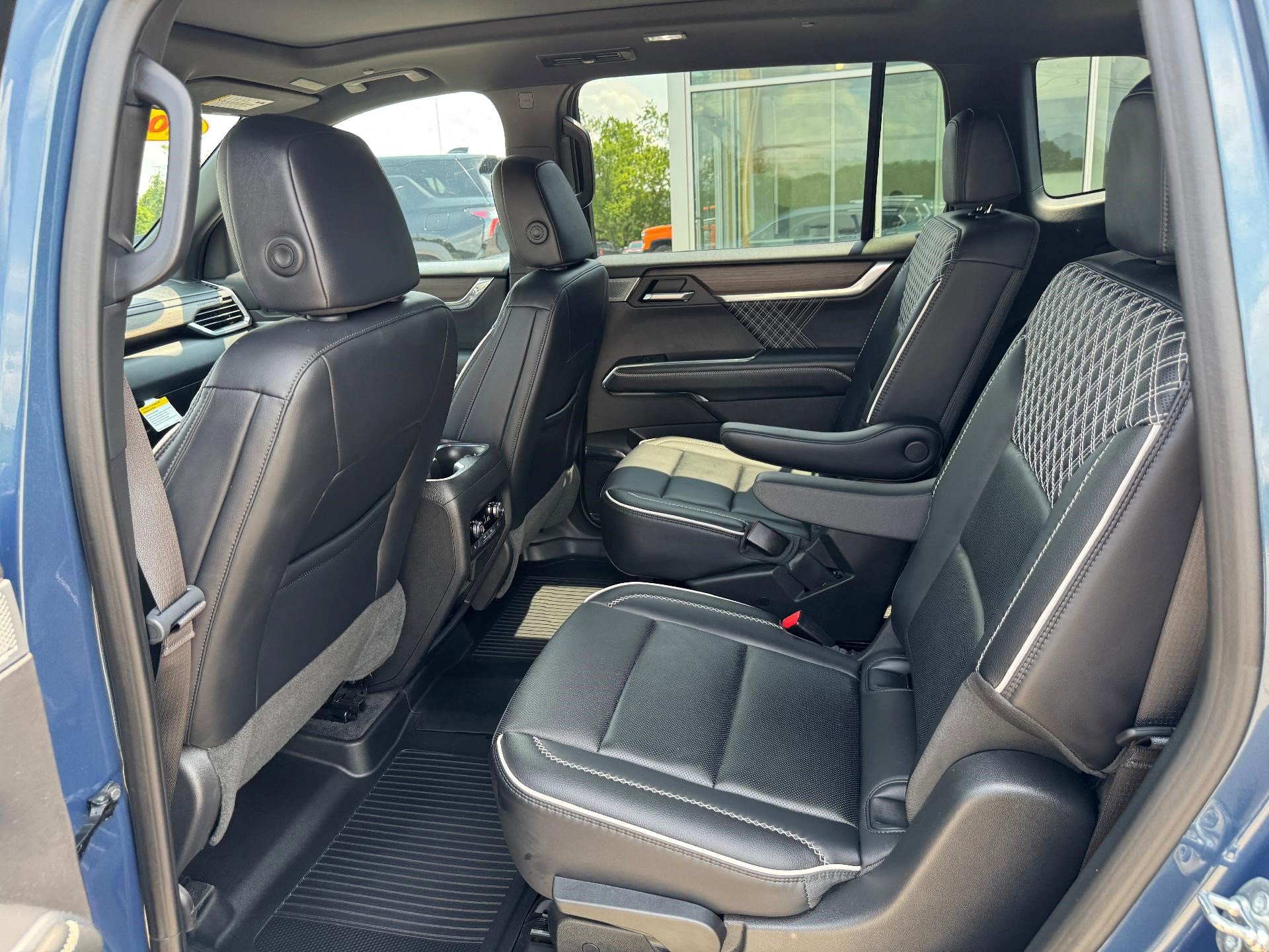 Certified 2025 GMC Acadia Denali w/ Super Cruise Package image 19