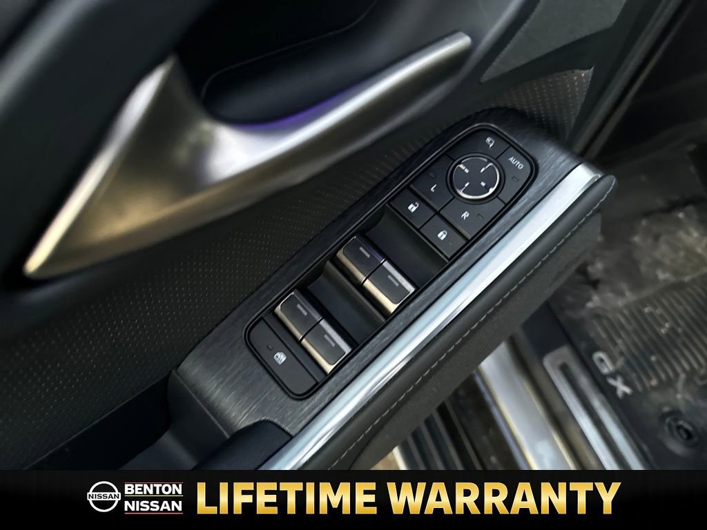 Used 2024 Lexus GX 550 w/ Accessory Package (2T) image 12