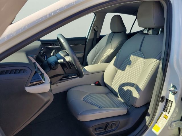 Used 2022 Toyota Camry SE image 16