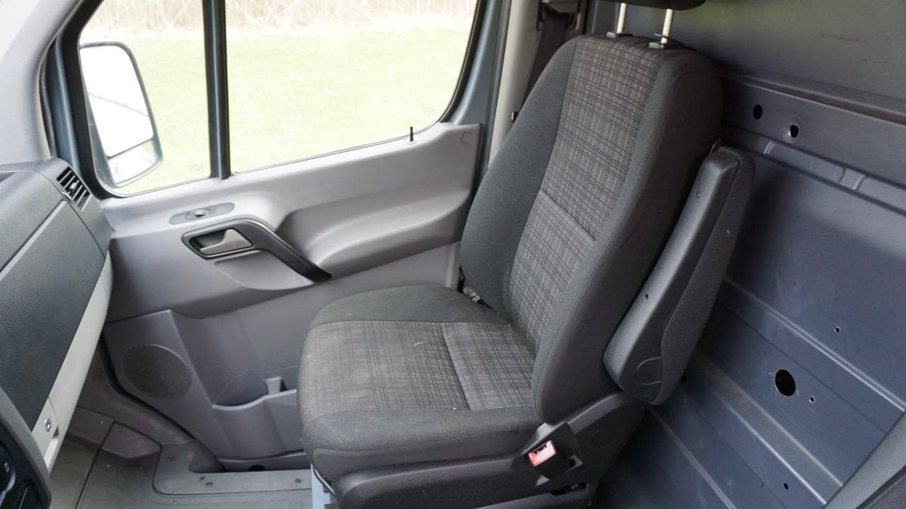 Used 2016 Mercedes-Benz Sprinter 2500 image 23